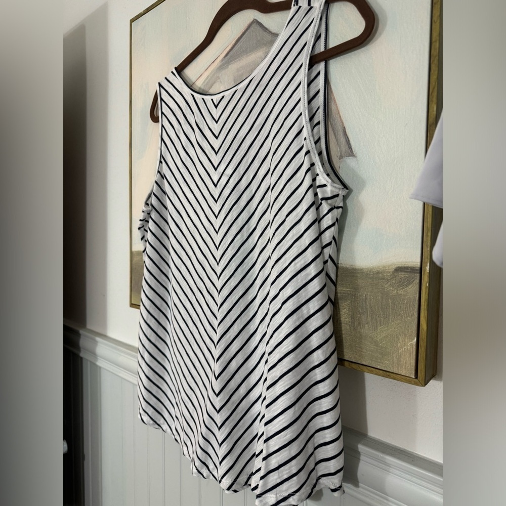 LOFT Outlet Double V Striped Knotted Tank Black & White Size Lg - Picture 3 of 11